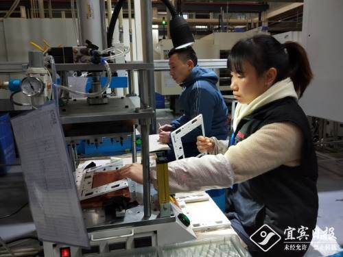 智威科技 打造西部地區(qū)新型智能終端產(chǎn)品重要配套基地